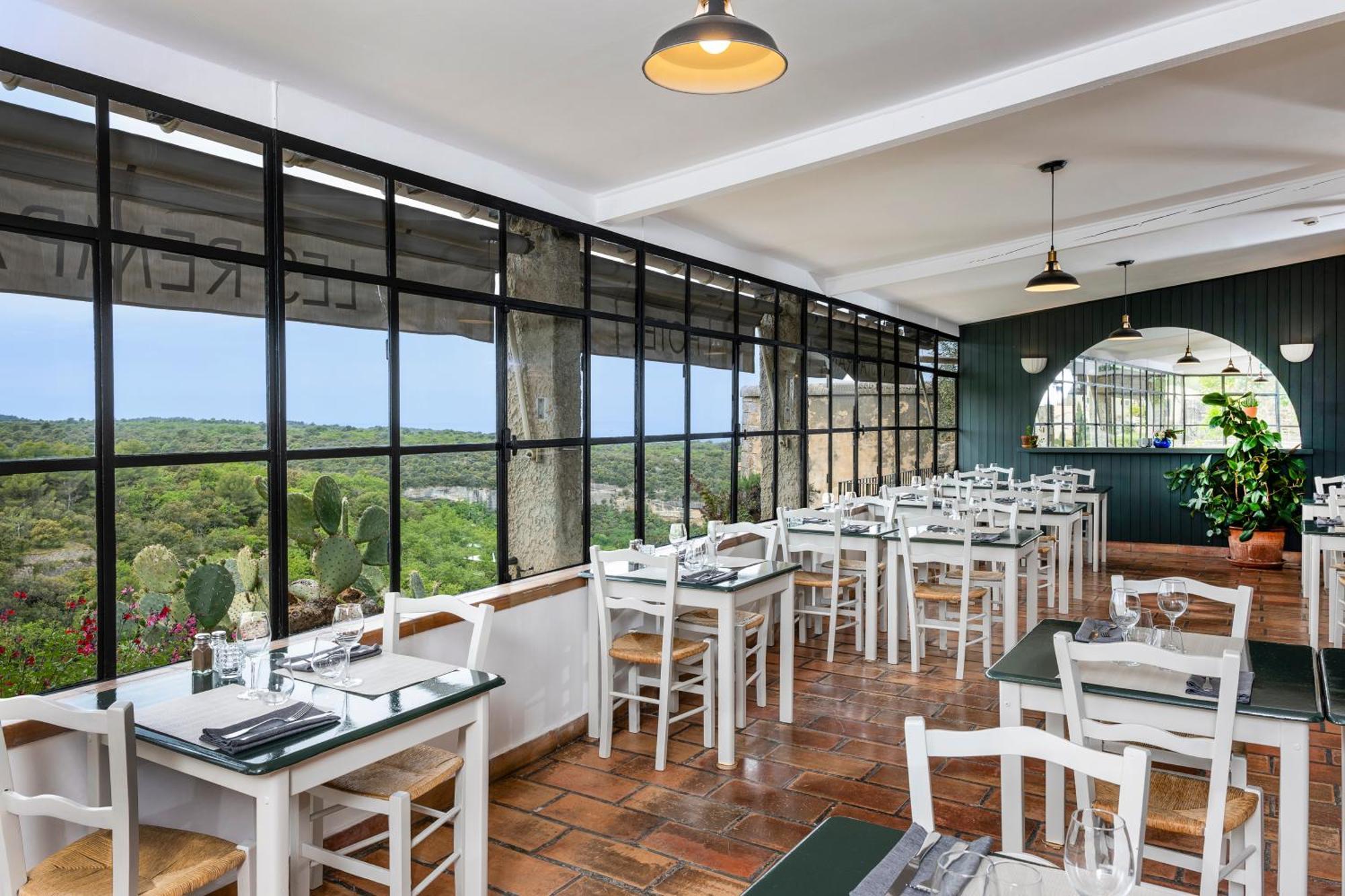Hotel Restaurant Les Remparts Venasque Exteriör bild